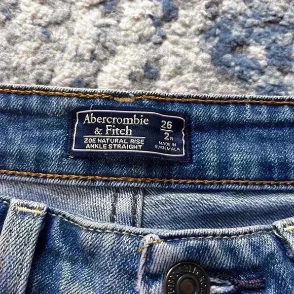 Abercrombie & Fitch Zoe Natural Rise Ankle Straight - Picture 2 of 4